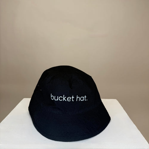 simple. bucket hat. black.