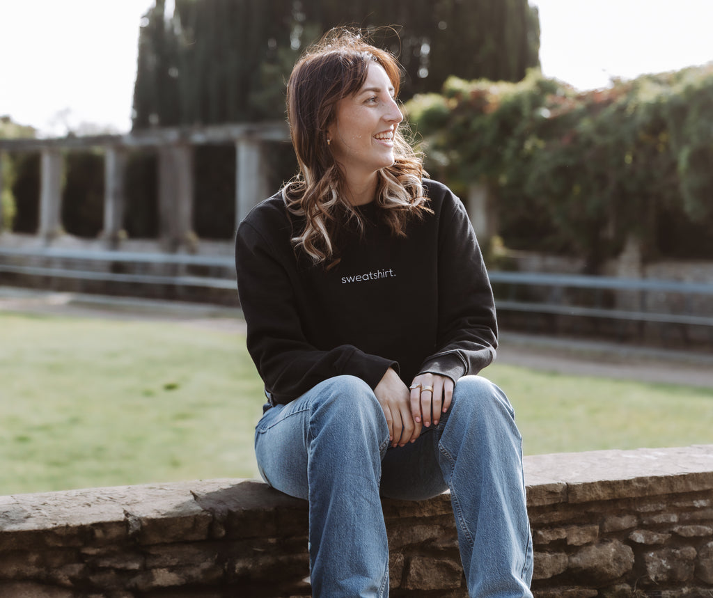 simple. sweatshirt. snug. black.