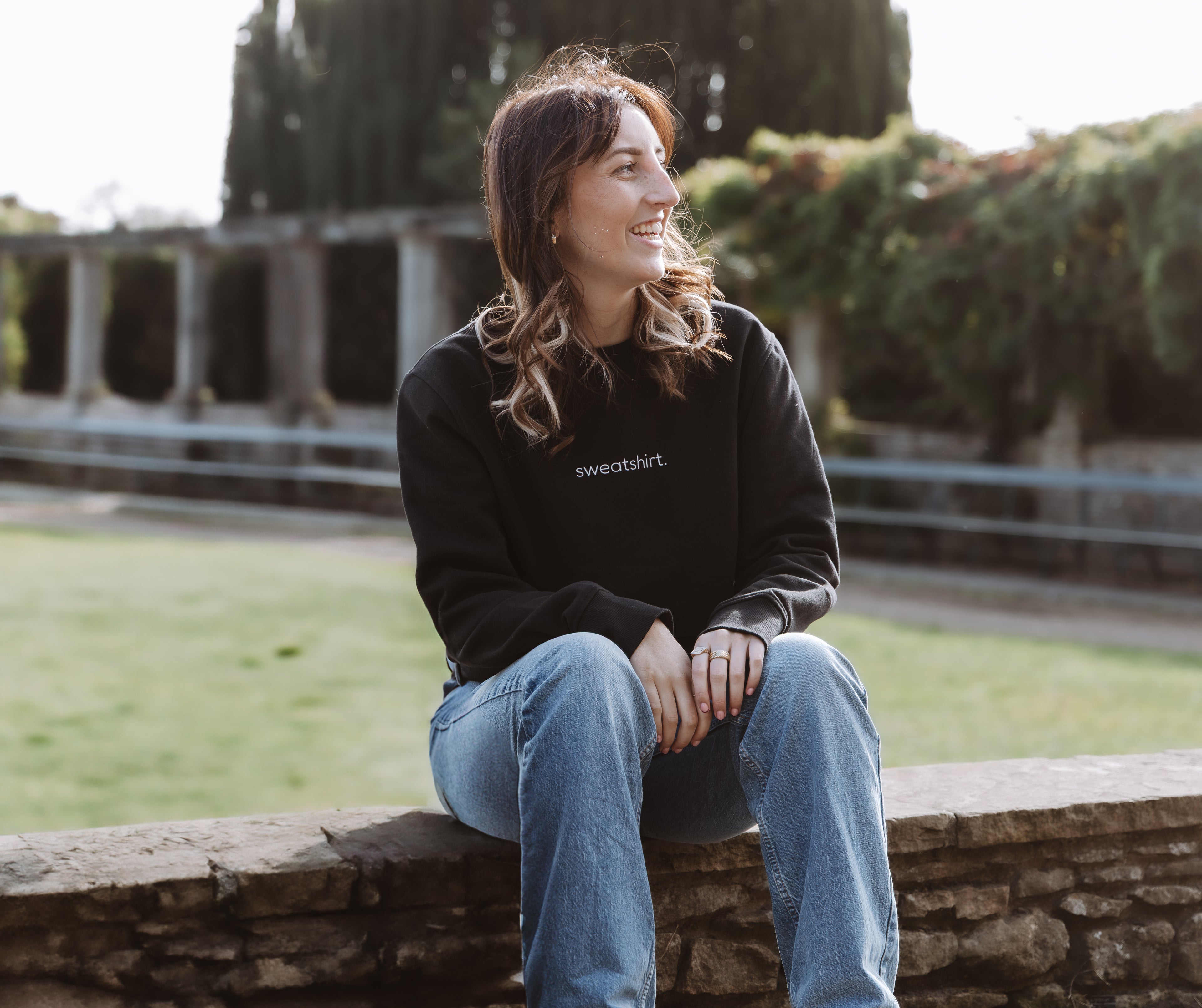 simple. sweatshirt. snug. black.