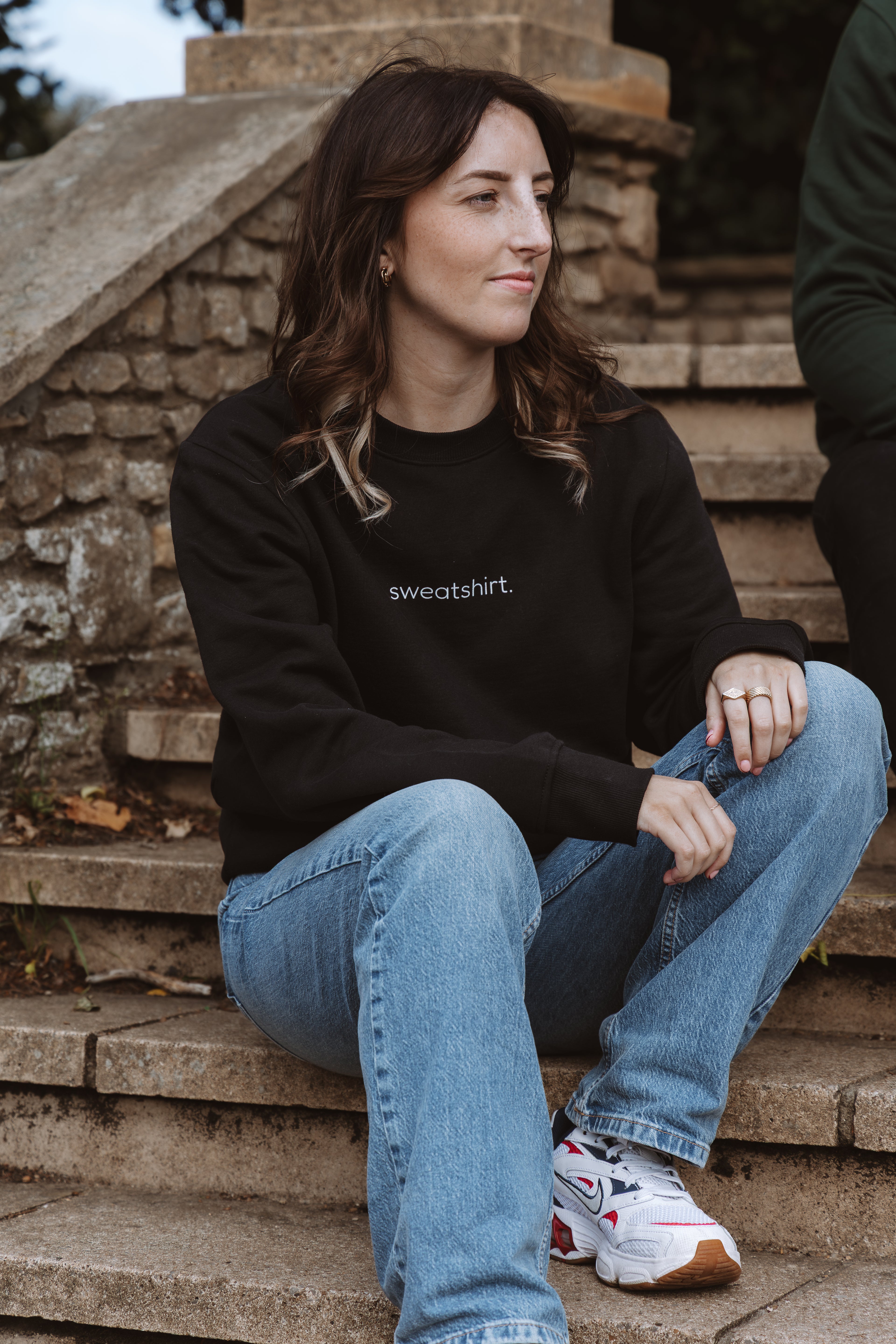 simple. sweatshirt. snug. black.
