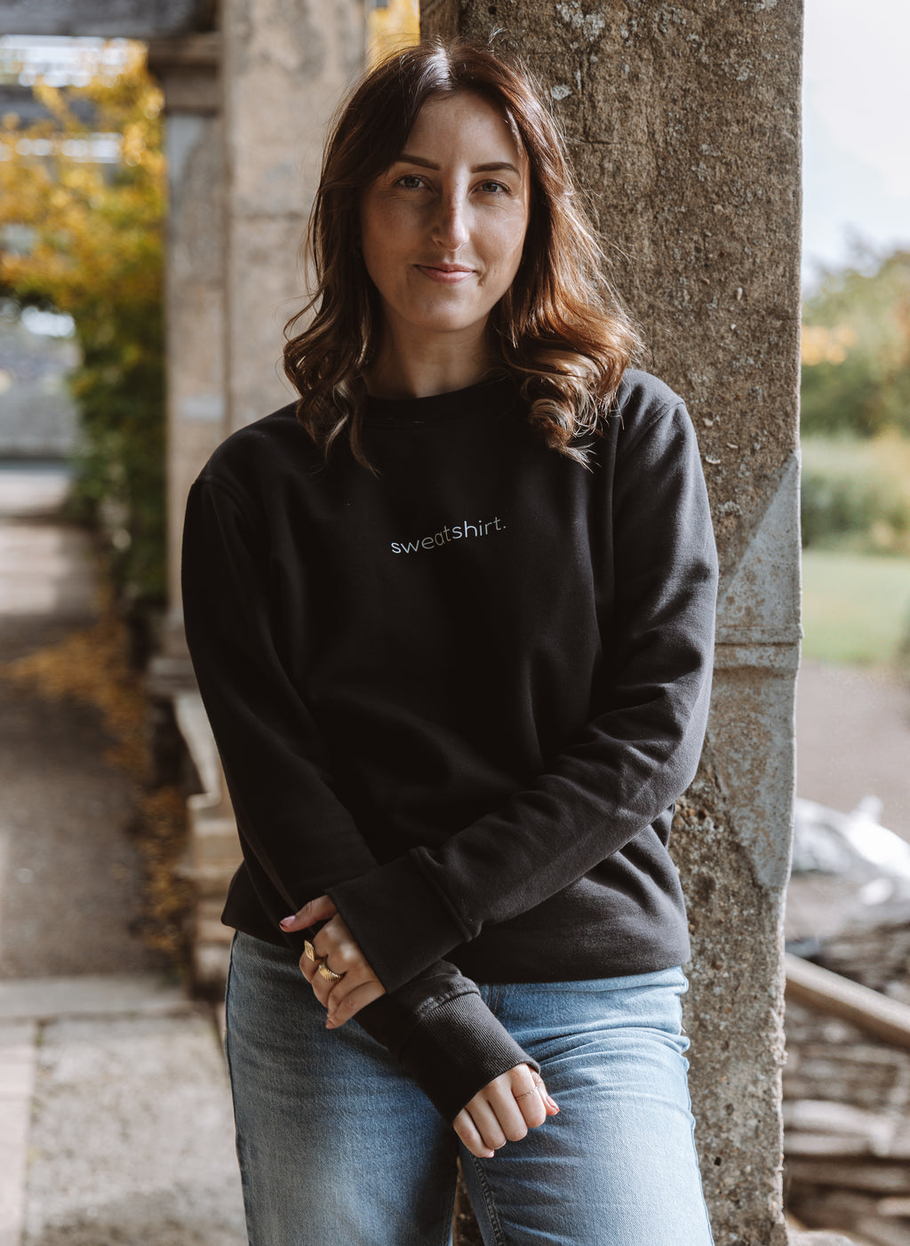 simple. sweatshirt. snug. black.