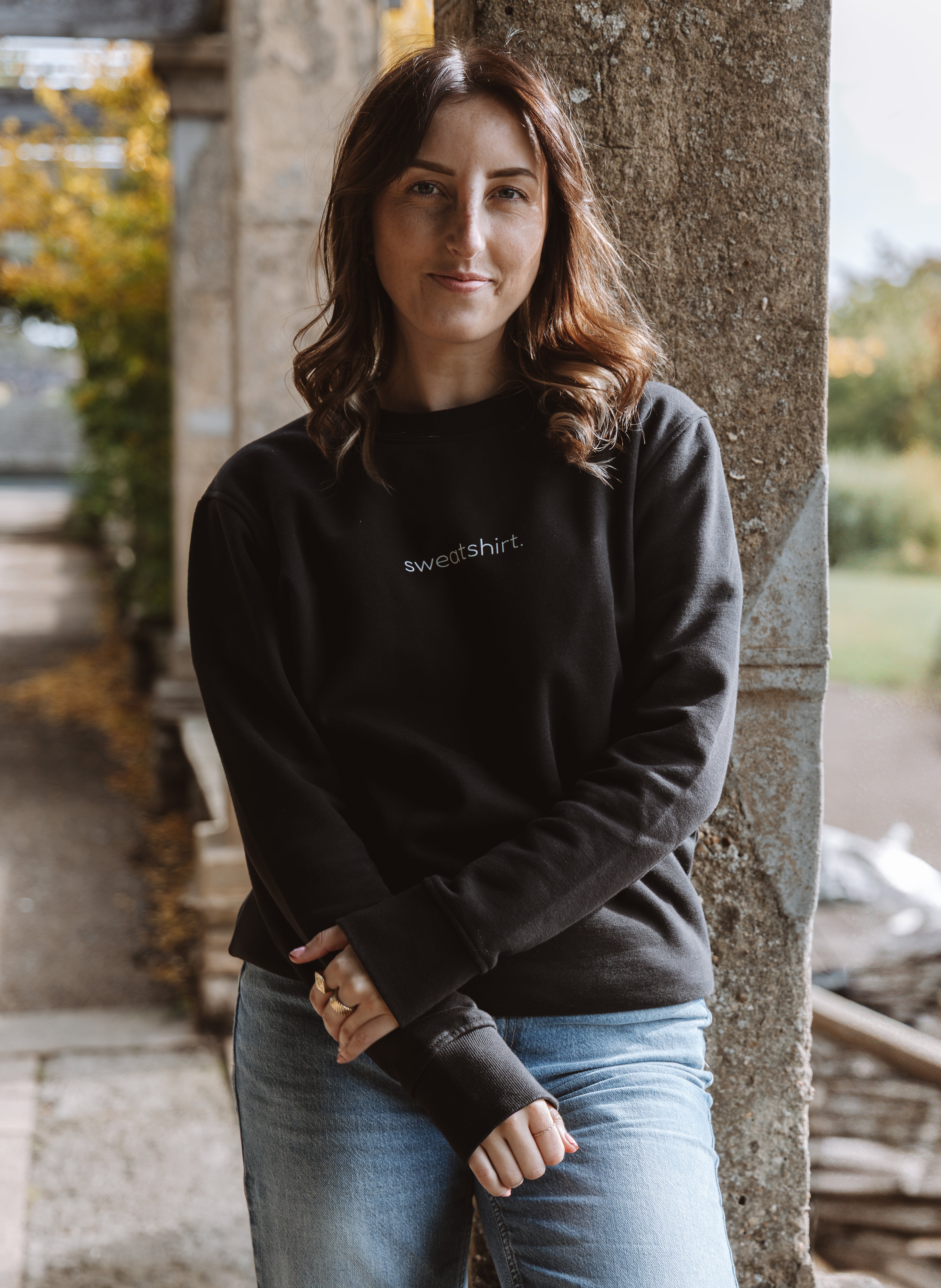 simple. sweatshirt. snug. black.