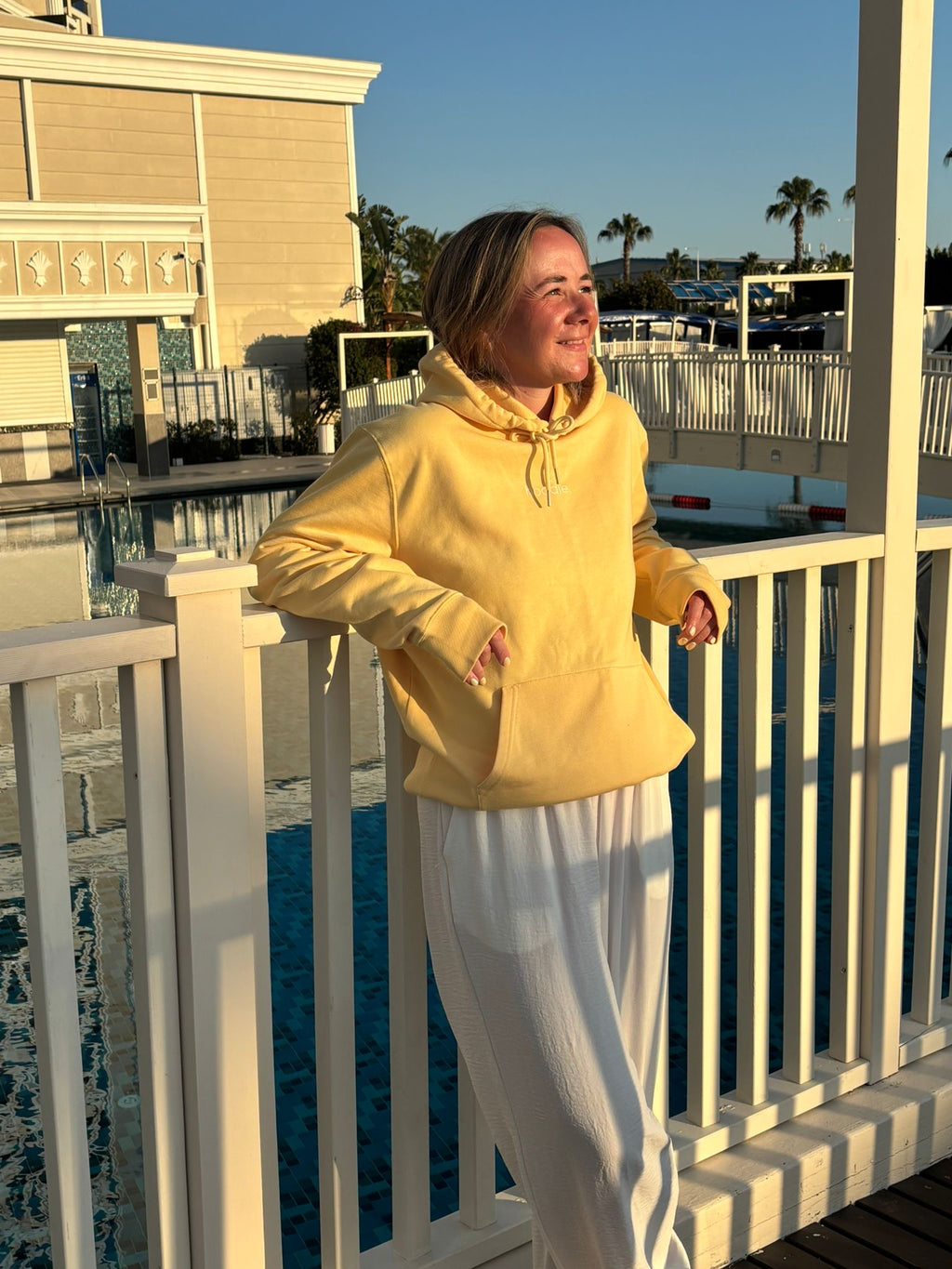 simple. hoodie. viva-yellow.