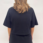 simple. cropped t-shirt. black.