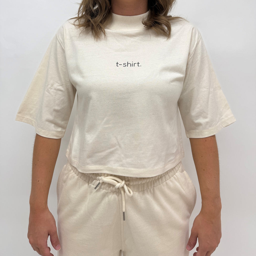 simple. cropped t-shirt. natural-raw.