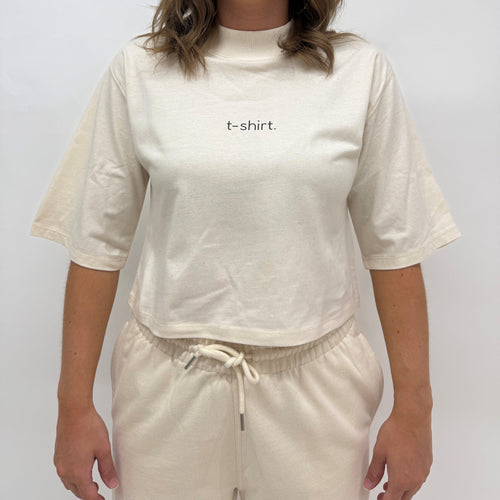 simple. cropped t-shirt. natural-raw.