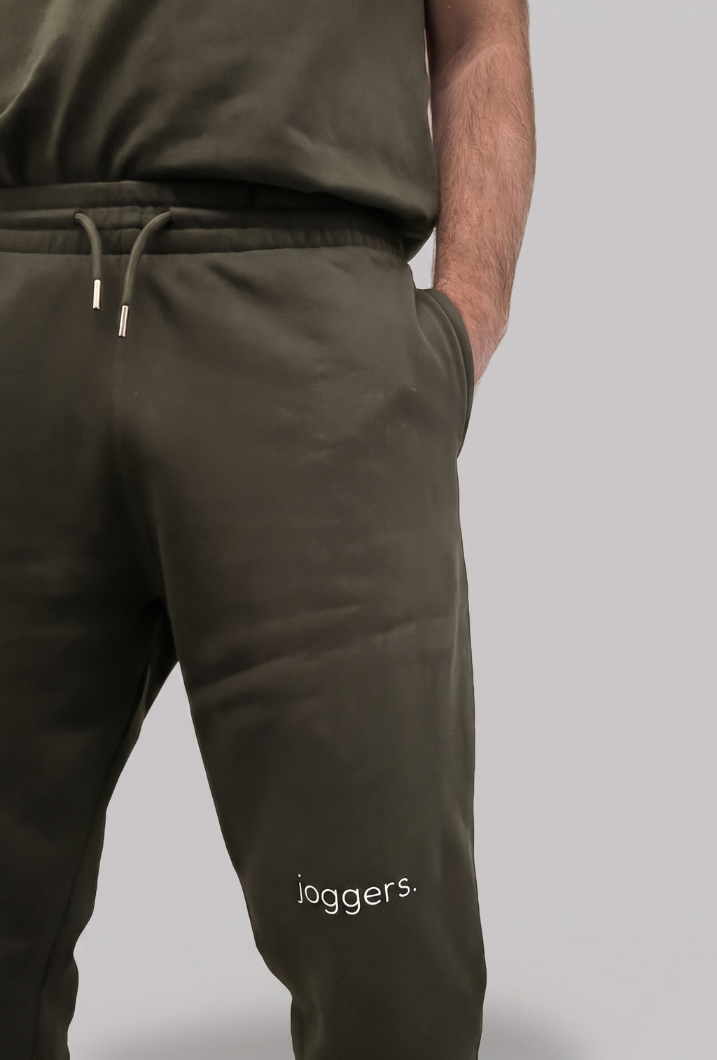 simple. cuffed joggers. khaki