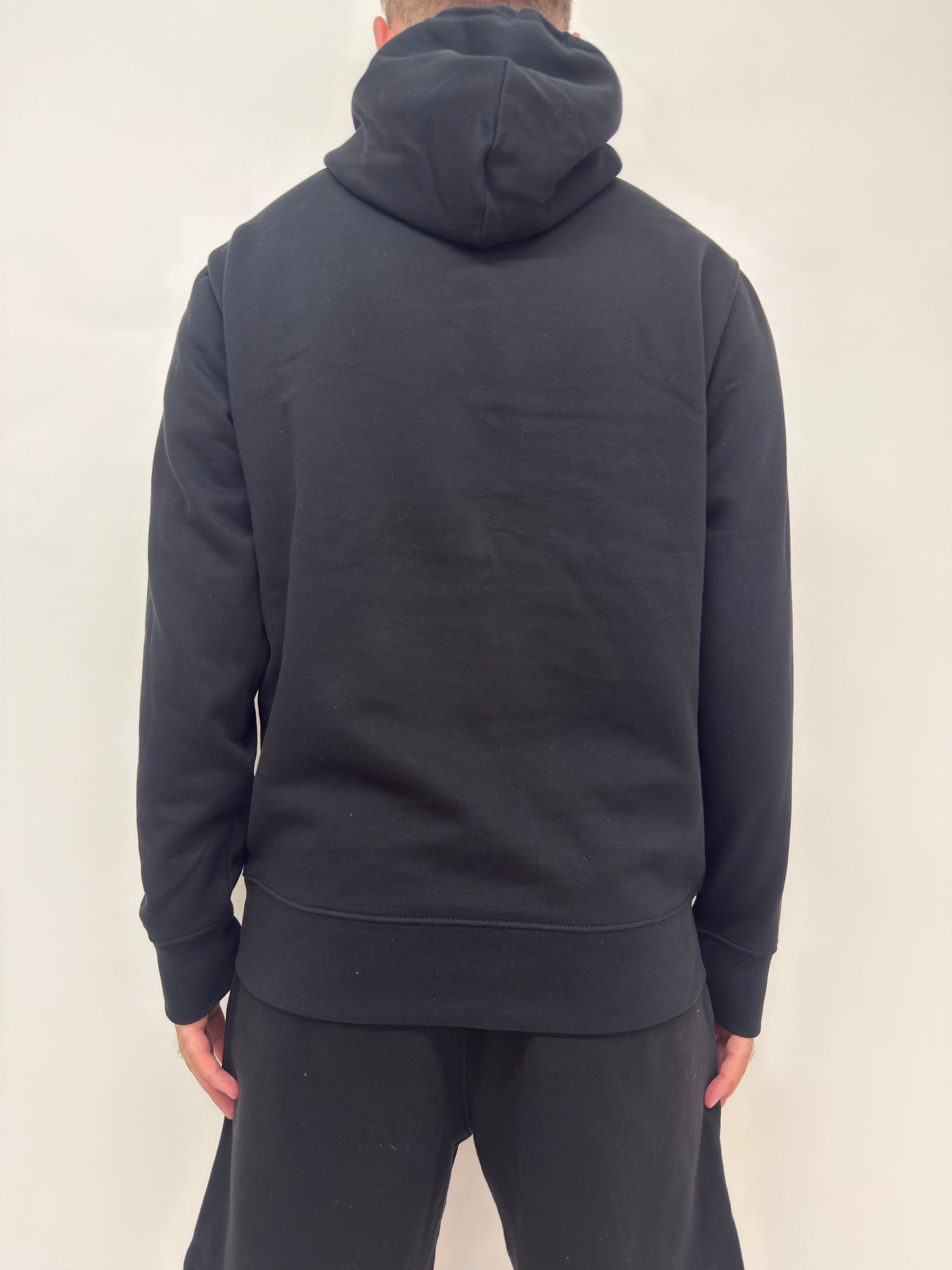simple. hoodie. black.