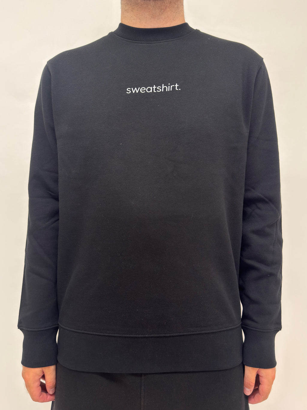 simple. sweatshirt. black.