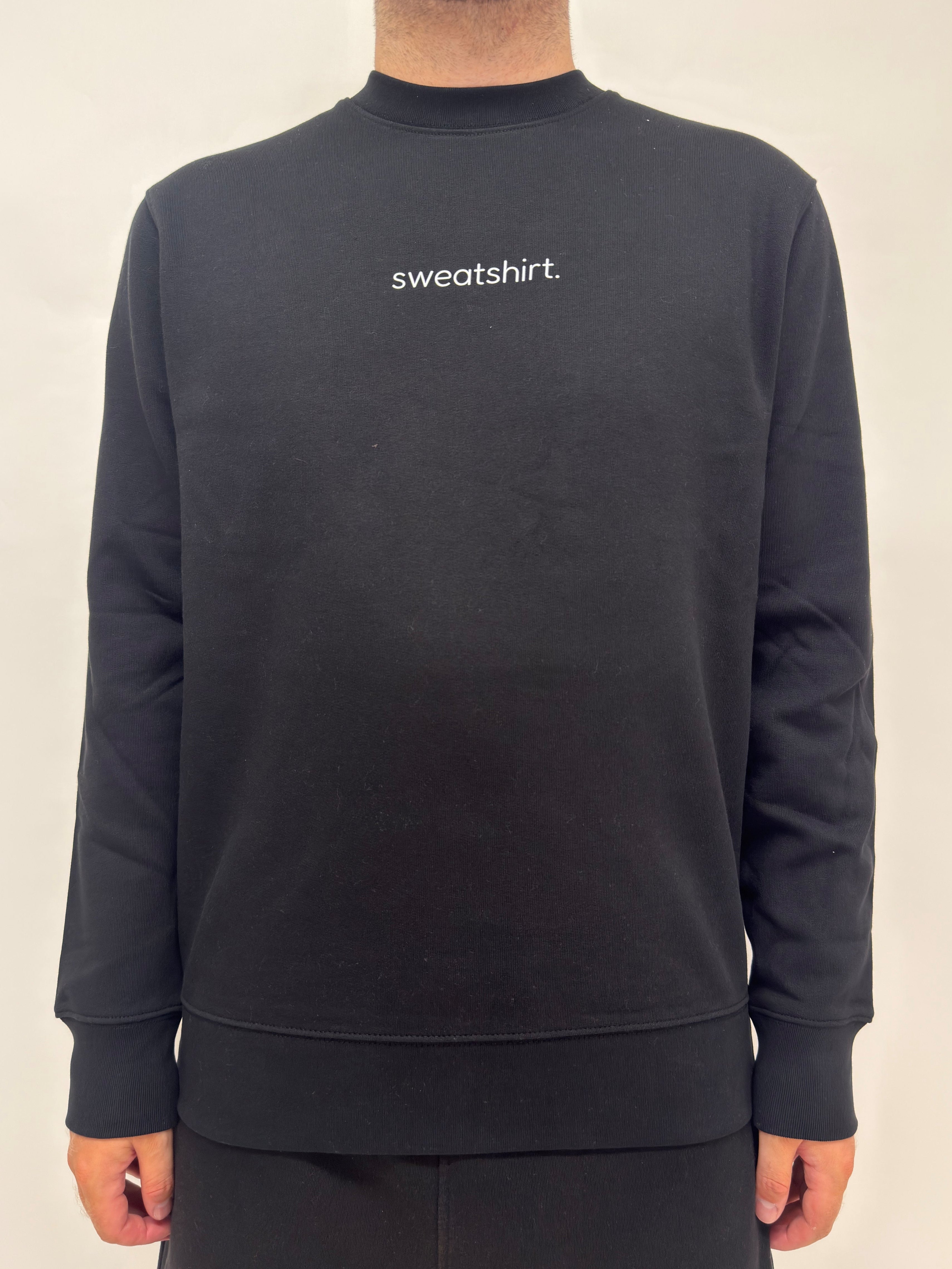 simple. sweatshirt. black.