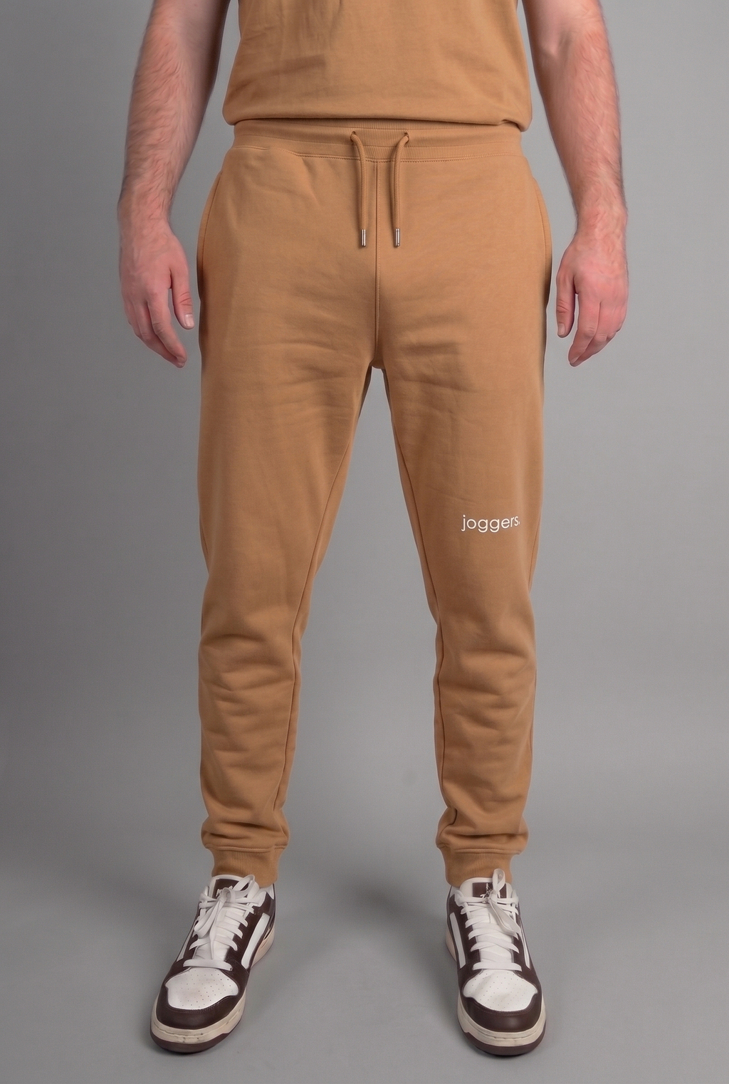 simple. cuffed joggers. latte